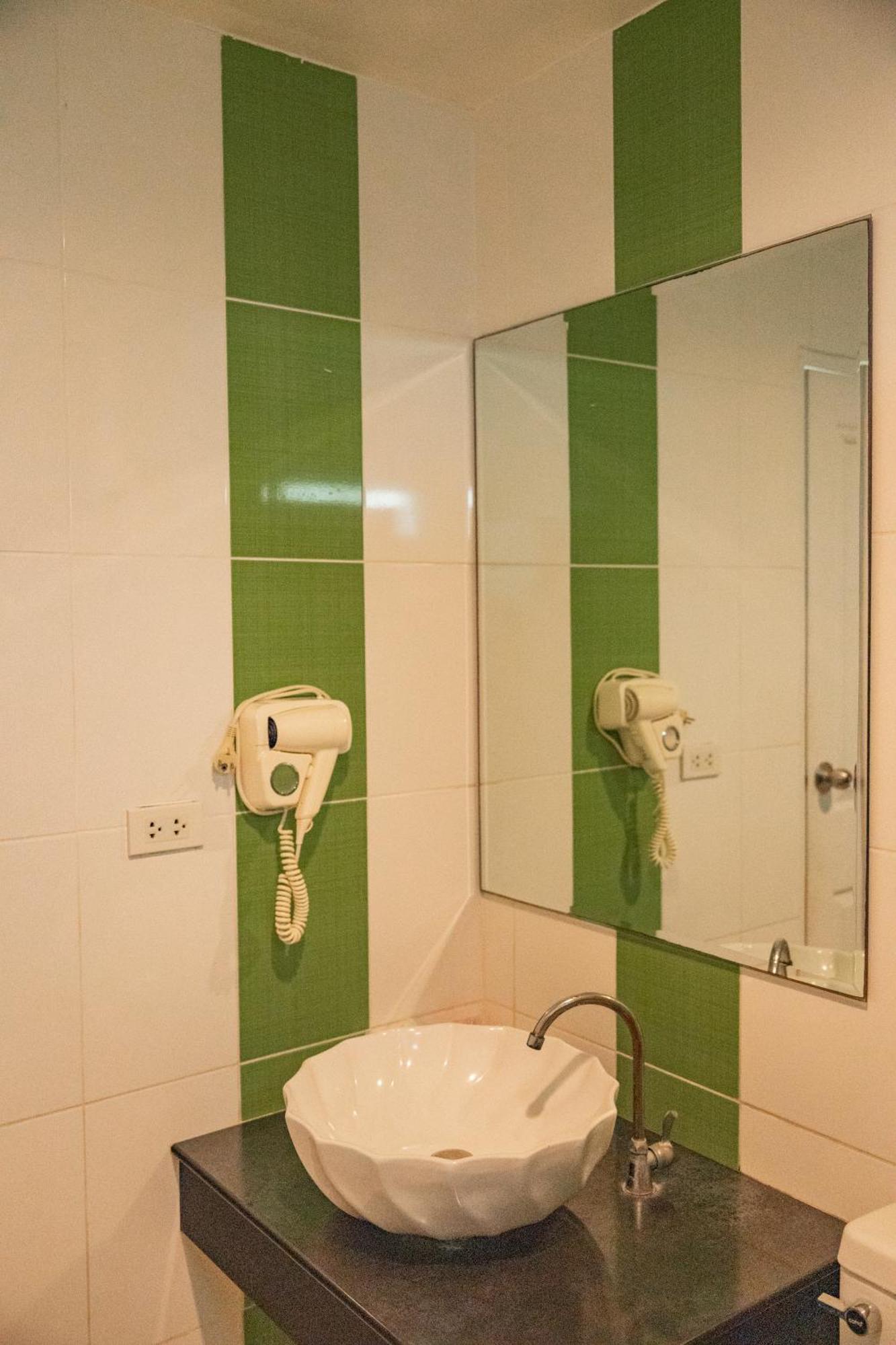 Villa Reina Resort Nong Nam Daeng Εξωτερικό φωτογραφία
